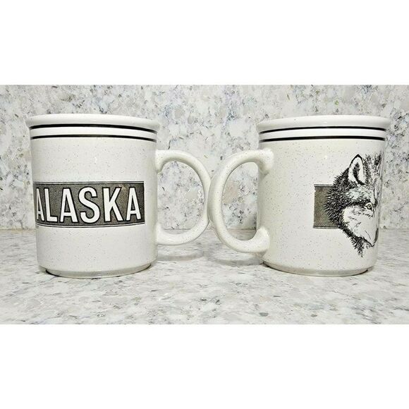 Alaska Wolf Mug Set Coffee Cups Tea Hot Chocolate Set of 2 White and Black - Picture 3 of 4